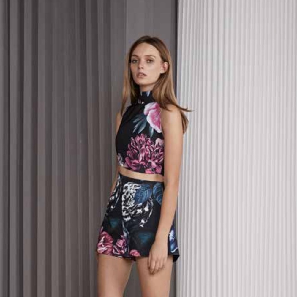 NWT KEEPSAKE the Label Black Floral Crop Top - Picture 2 of 5